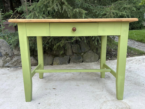 ST30 - Vintage stôl v zelenej farbe - Cena 135€