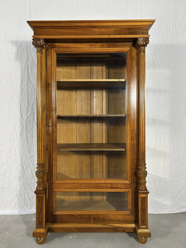 Starožitná Altdeutsch vitrina (1900-1910) - Cena 1.200 €