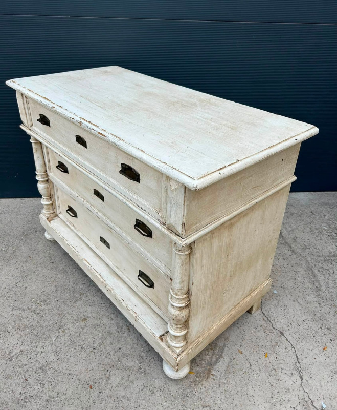 KOM16 - Vintage plno stľpová komoda.- Cena 300 € 1