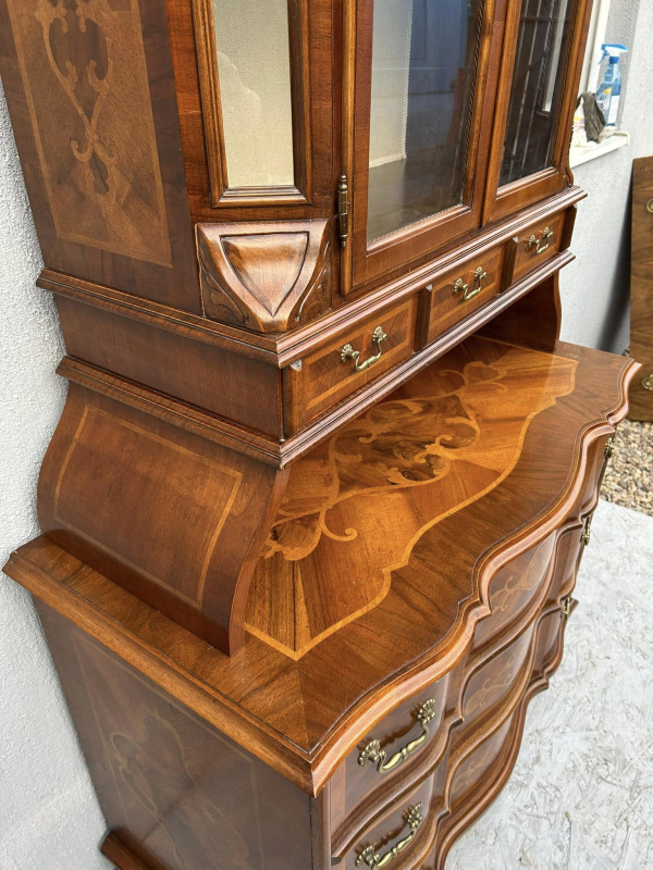 Starožitny sekretár / Taberňák / almara v barokovom štýle - Cena 660 € 1