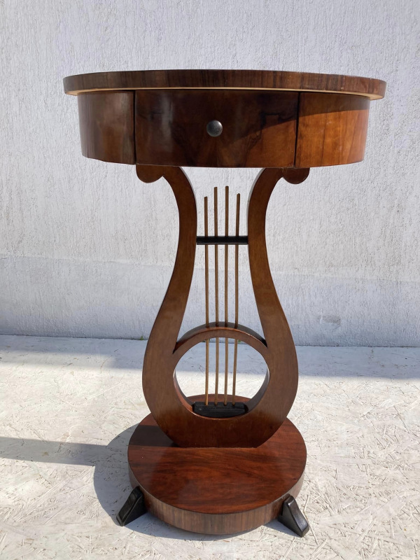 Lýrovka 03 - Biedermeier stolík “LÝROVKA” - Cena 440€
