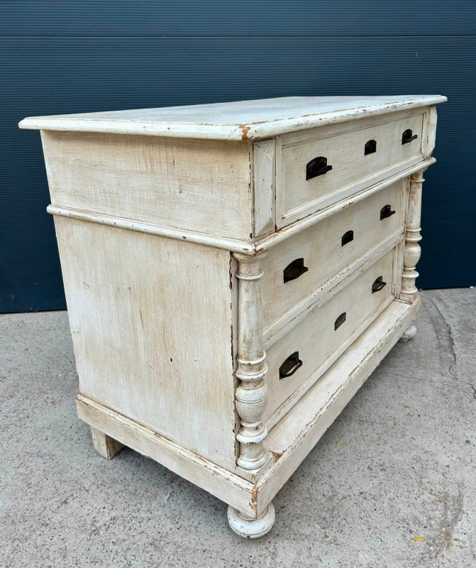 KOM16 - Vintage plno stľpová komoda.- Cena 300 € 2