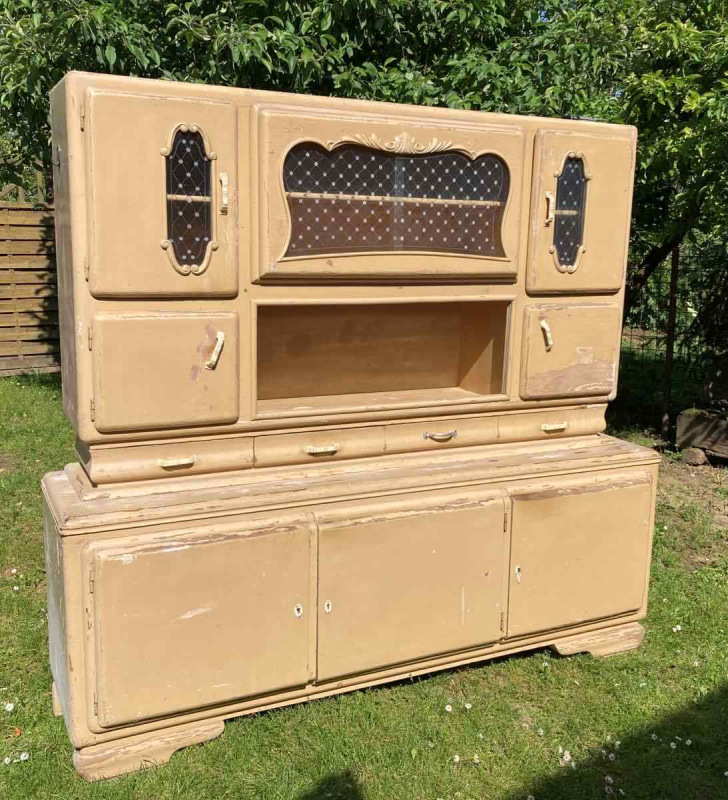 K45 - Zriedkavý kredenc v provensálskom štýle - Cena 590€ 1