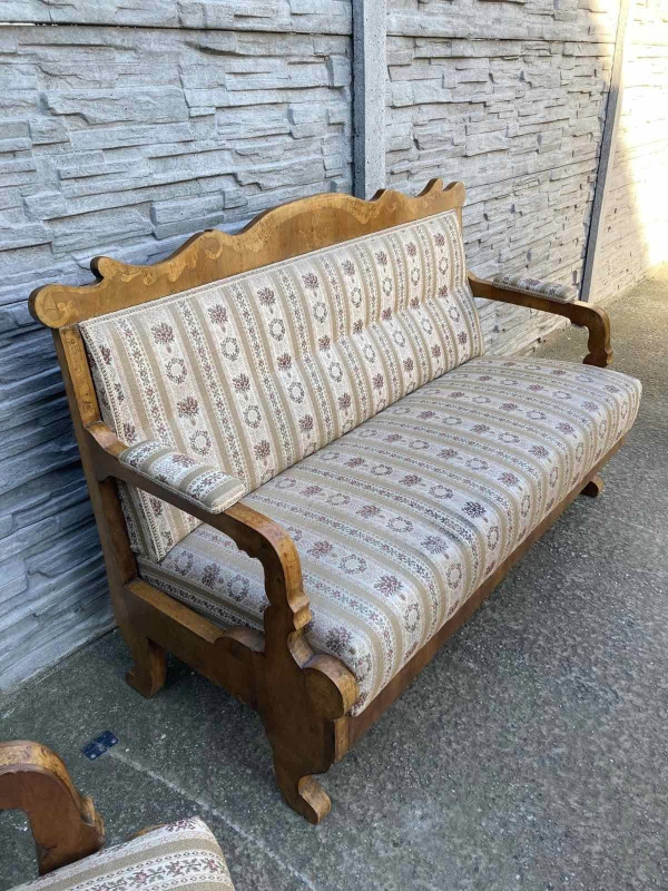 Sedenie v štýle Biedermeier (1830-1860). Cena za komplet 990€ 1