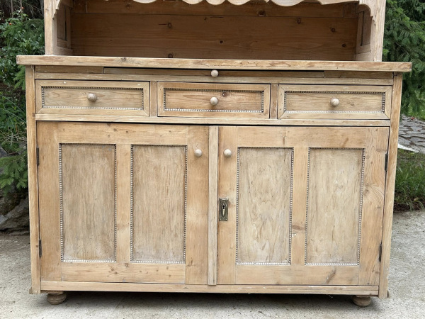 K99 - Vintage starožitný kredenc. - Cena 590 € 9