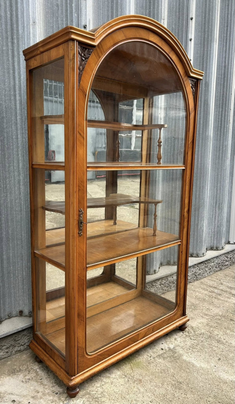 ALT04 - Starožitná Vitrína z obdobia historizmu - Cena 860 € 2