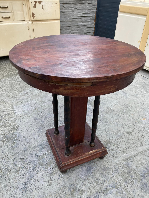 S15 - Art deco stolíky - Cena 50€