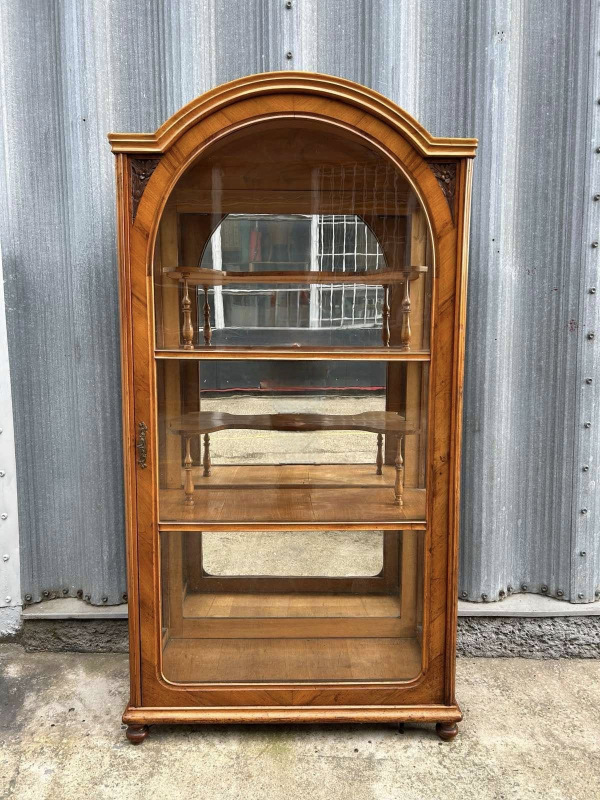 ALT04 - Starožitná Vitrína z obdobia historizmu - Cena 860 €