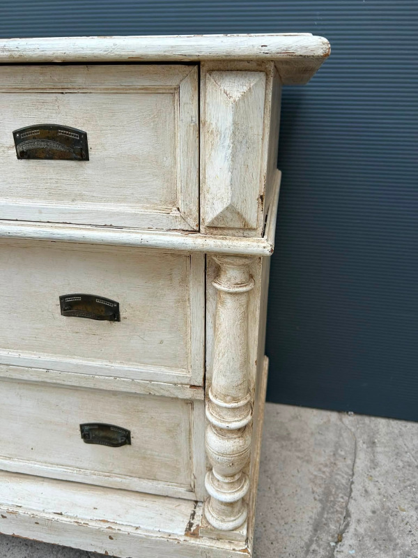 KOM16 - Vintage plno stľpová komoda.- Cena 300 € 4