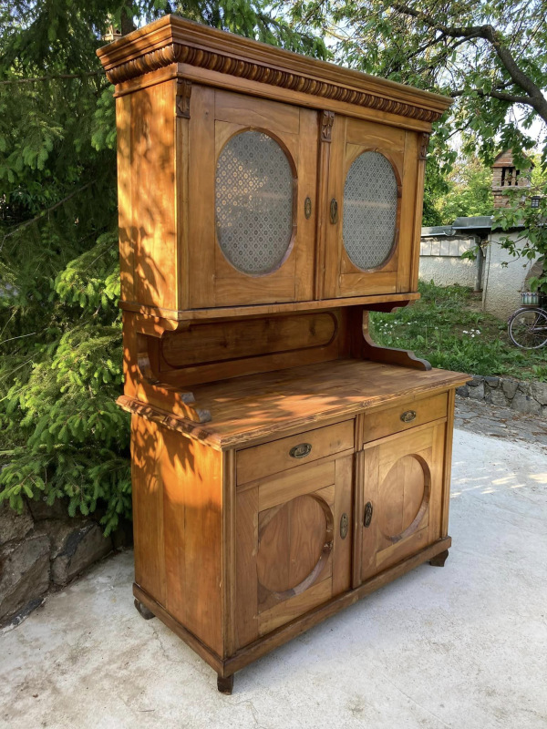 K70 - Kredenc z orechového masívu - Cena 450€ 5