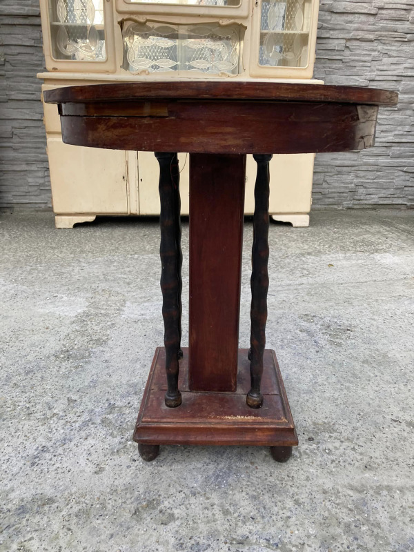 S15 - Art deco stolíky - Cena 50€ 1