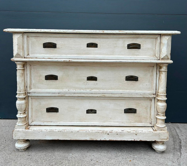 KOM16 - Vintage plno stľpová komoda.- Cena 300 €