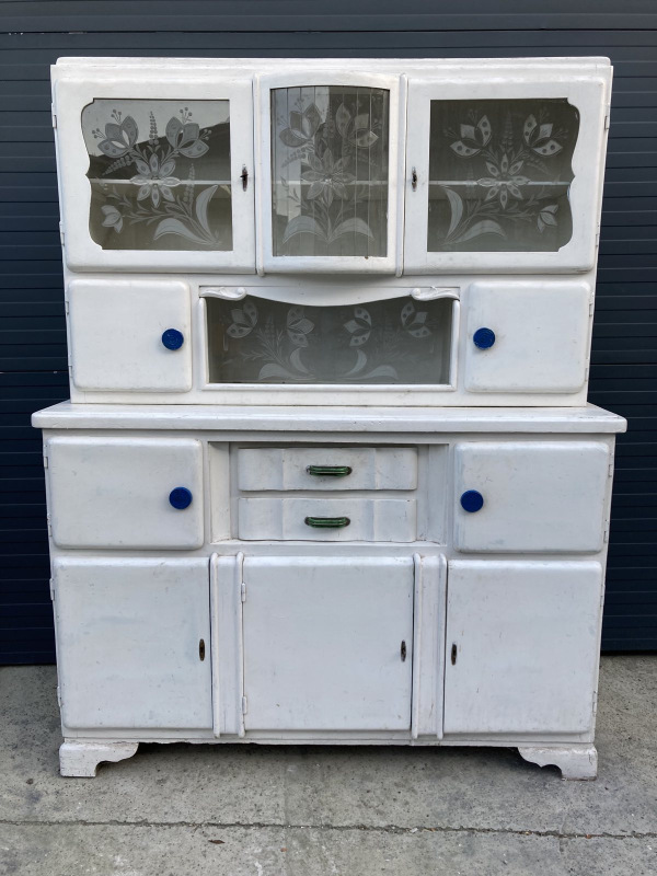 K46 - Kredenc v provensálskom štýle - Cena 390€