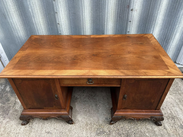 Reprezentačný Neobarokový Písaci stôl - Cena 1.200€ 2