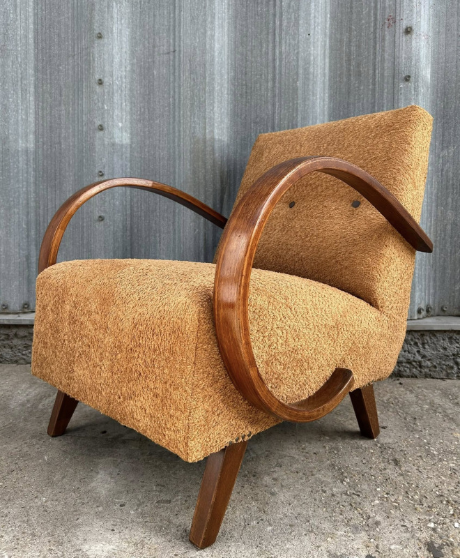 F176- Kreslo HALABALA - Cena 300€  