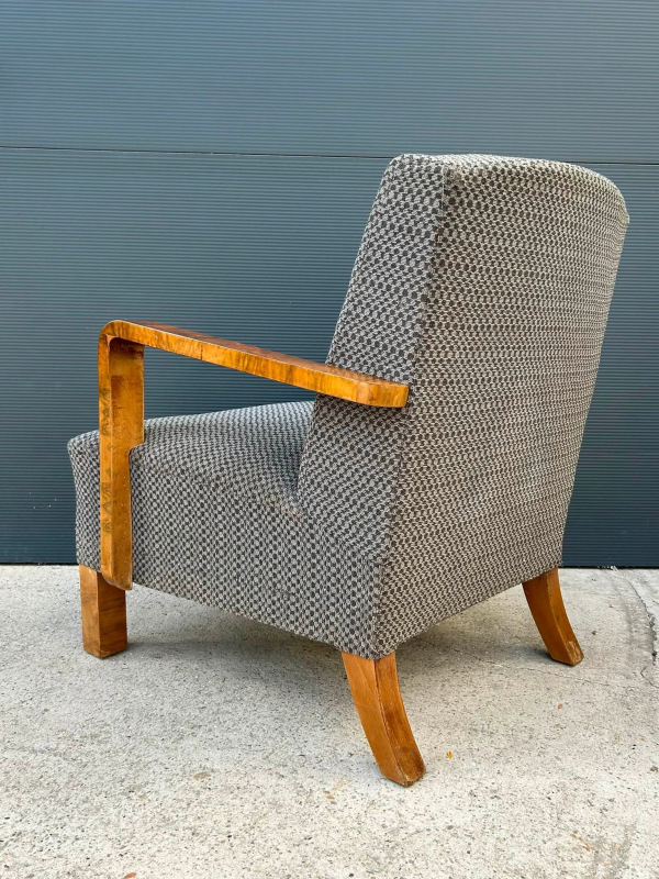 F231 - Zaujímavé kreslá art DECO - Cena za kus 520 € 2