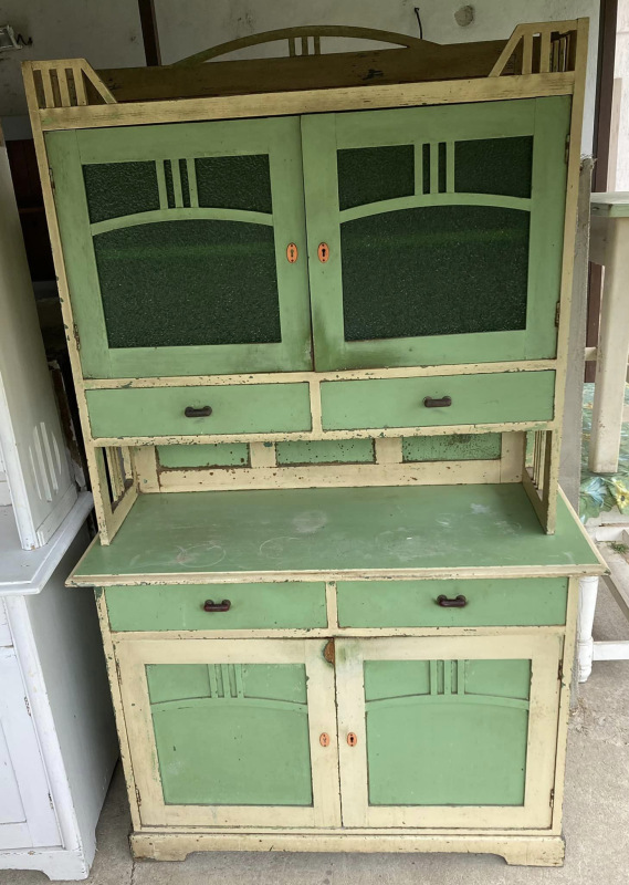 K05 - Vintage príborník / kredenc - v pôvodnom stave. Cena 240€ 2