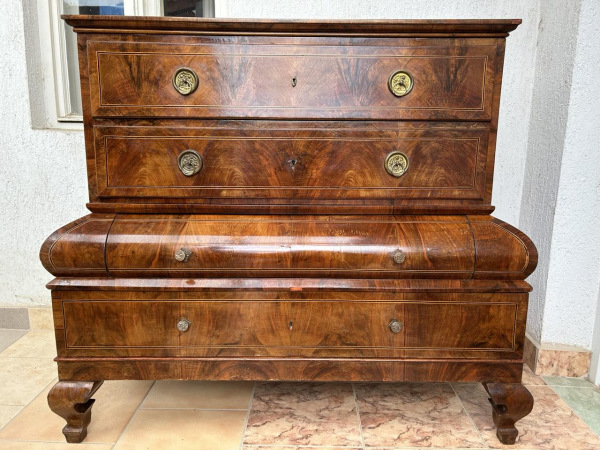 Sarkofág - Biedermeier komoda - Cena dohodou.