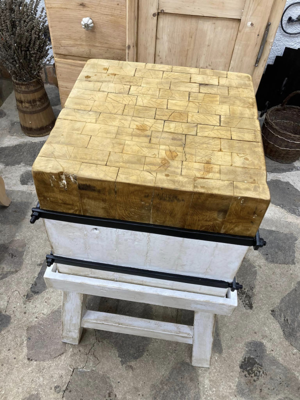 Mäsiarsky klát vo vintage prevedení - Cena 450€ 2