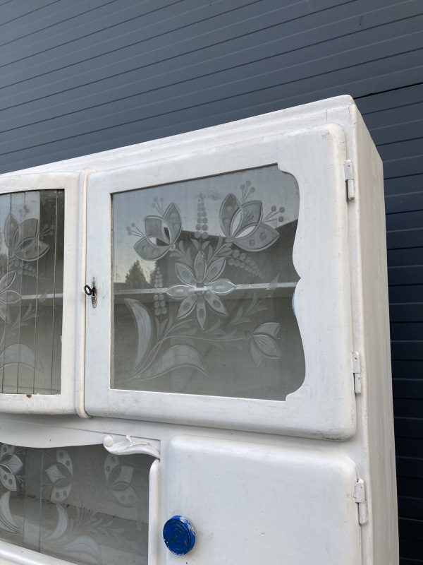 K46 - Kredenc v provensálskom štýle - Cena 390€ 2