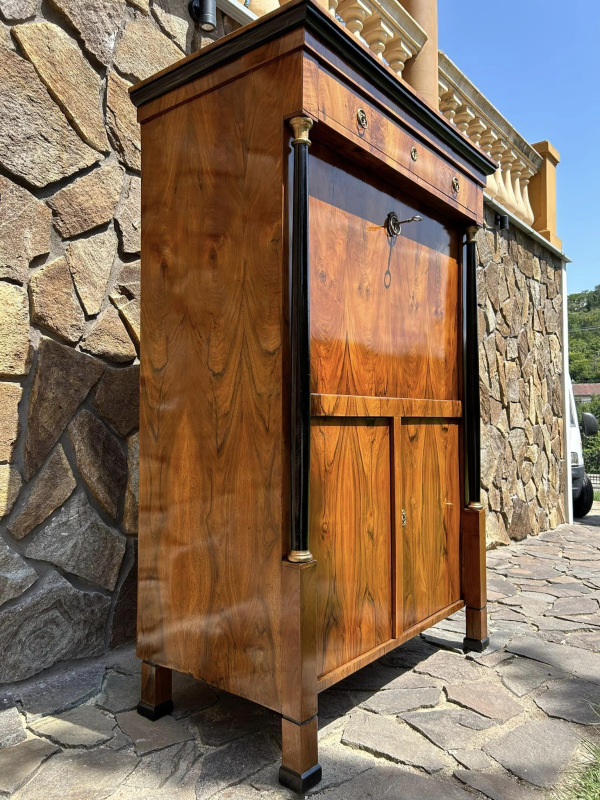 Biedermeier kabinet (obdobie 1850-1880) po kompletnej renovácii. Cena na vyžiadanie. 1