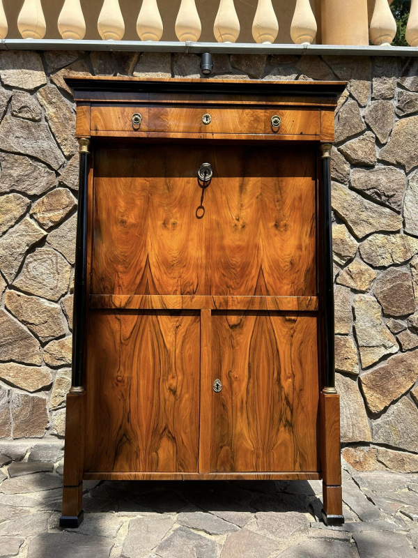 Biedermeier kabinet (obdobie 1850-1880) po kompletnej renovácii. Cena na vyžiadanie. 5