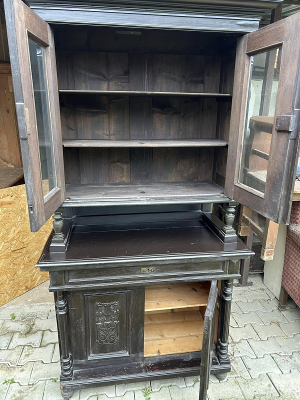 K87 - Kredenc Altdeutsch v bytovom stave. Cena 280€ 3