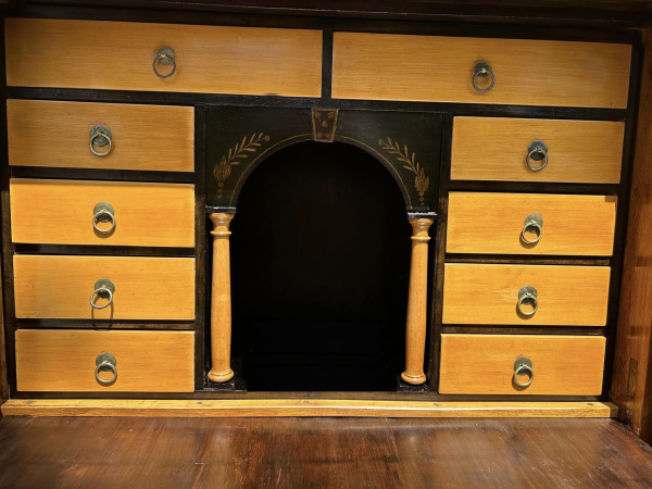 Biedermeier kabinet (obdobie 1850-1880) po kompletnej renovácii. Cena na vyžiadanie. 4