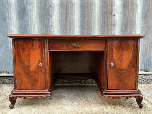 Neobarokovy písací stôl s historickou patinou - Cena 980€ 1