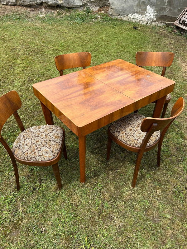 ST37 - Rozťahovací jedálenský stôl so 4 stoličkami - cena spolu 260€ 1