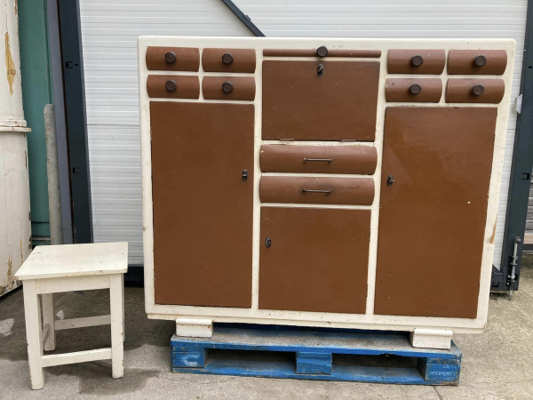 K53 - Kredenc v "INDUSTRIALNOM" prevedení - Cena 380€ 2