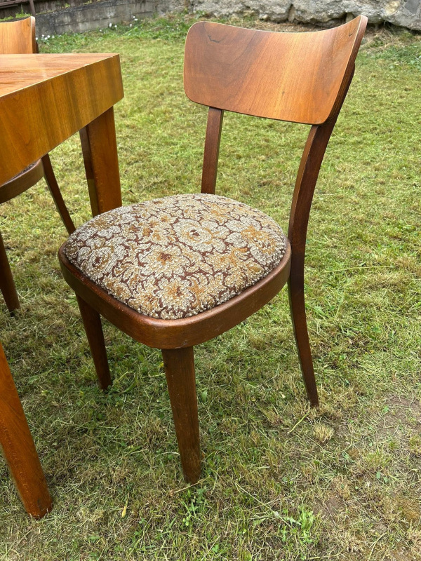 ST37 - Rozťahovací jedálenský stôl so 4 stoličkami - cena spolu 260€ 6