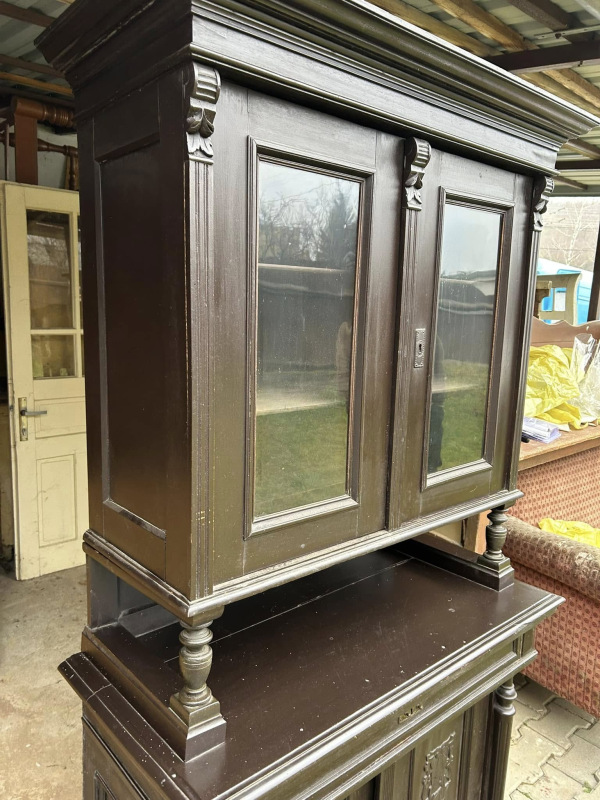 K87 - Kredenc Altdeutsch v bytovom stave. Cena 280€ 5