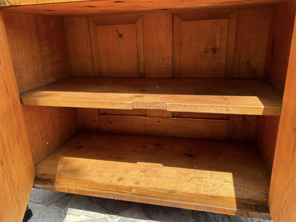 Biedermeier kabinet (obdobie 1850-1880) po kompletnej renovácii. Cena na vyžiadanie. 9