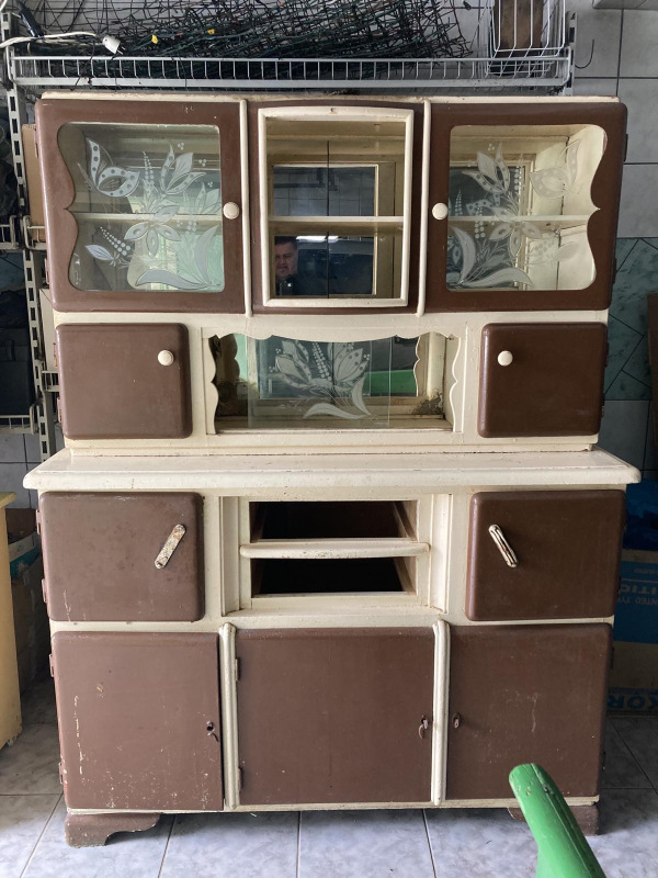 K49 - Kredenc v provensálskom štýle - Cena 290€